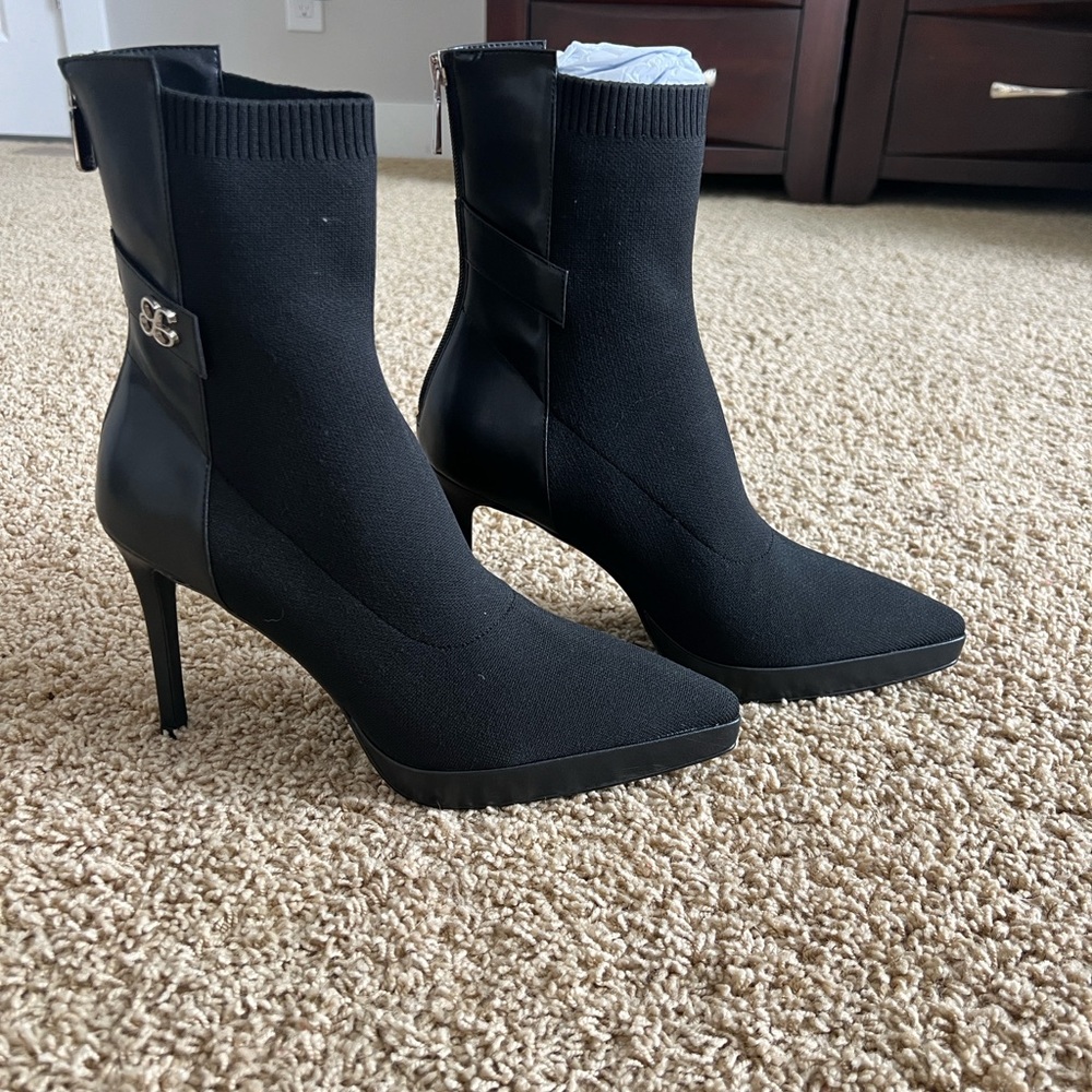 Cosy Island Black Women's Ankle Boots